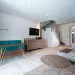 Lagomandra Luxury With Private Pools Resort