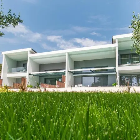 Lagomandra Luxury With Private Pools *