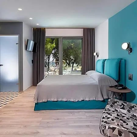 Lagomandra Luxury With Private Pools Feriested *