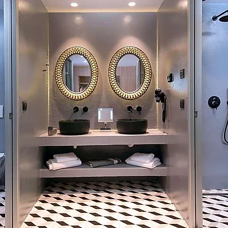 Lagomandra Luxury With Private Pools Feriested *