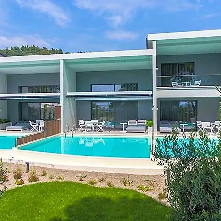 Lagomandra Luxury With Private Pools Resort