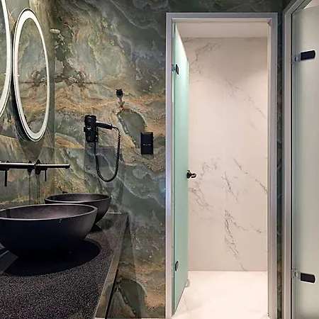 Lagomandra Luxury With Private Pools *
