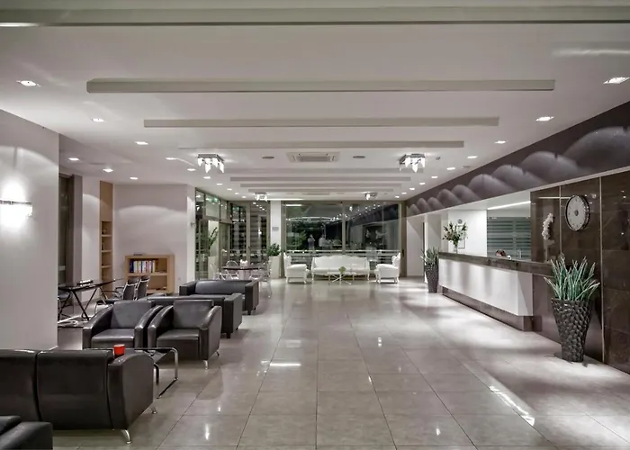 Lagomandra Luxury With Private Pools Station touristique *