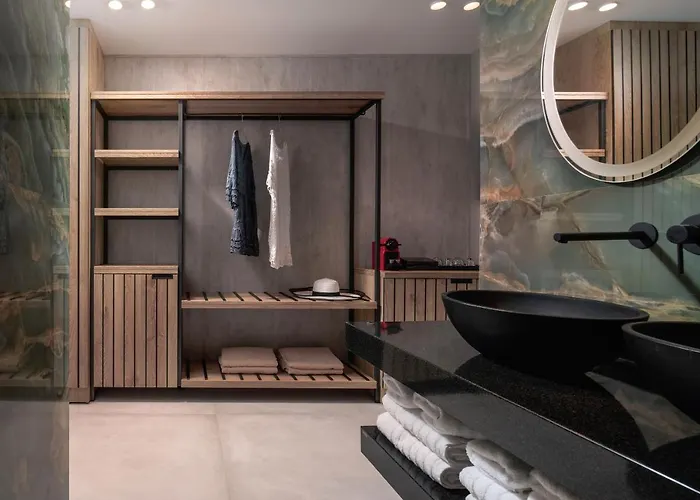 Lagomandra Luxury With Private Pools