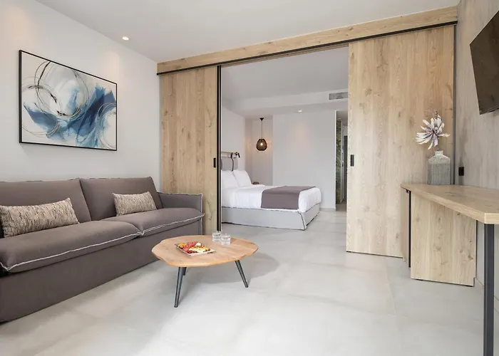 Lagomandra Luxury With Private Pools *