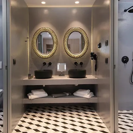 Lagomandra Luxury With Private Pools *