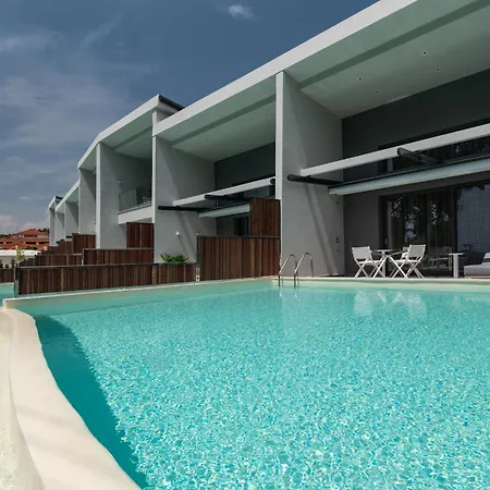 Lagomandra Luxury With Private Pools * 니키티